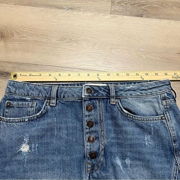 Free People A-Line Mini Skirt Size 31 Blue Distressed Denim Button Fly Raw Hem - Picture 3 of 7